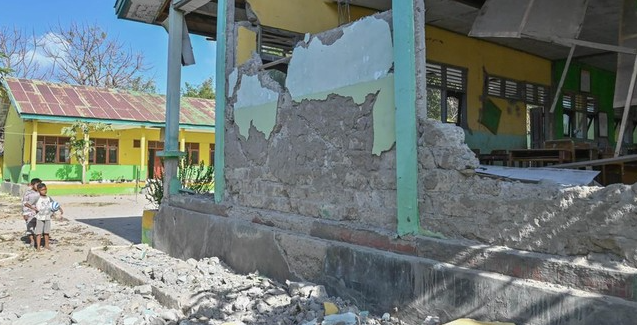 2.447 Sekolah Terdampak Gempa NTT Kembali Aktif, 1.960 Masih Belajar di Tenda dan Ruang Darurat